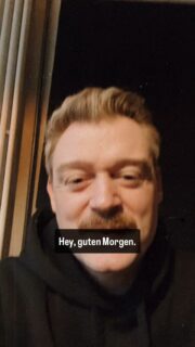 Lieben Dank für die Songkritik, bestes @ahoyradio 

Freut uns, dass wir euch mit Elephant ein „wohliges Gefühl“ geben konnten und schön zu wissen, dass wir den Song „genau zur richtigen Zeit“ rausgebracht haben.

Liebe Grüße ins wunderschöne Hamburg, das immer einen wichtigen Platz im Herzen von September Leaves haben wird. Hasenschaukel, Küchensessions, Yours Sincerely Booking, Support für Bowerbirds im Knust - unvergesslich. 💜

#radioplay #musicpodcast #ahoyradio #septemberleaves #radio #hamburgcity